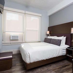 Deluxe Single Room Non-Smoking